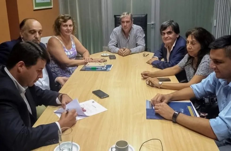 Firma de acuerdo entre médicos y el Instituto de Seguros de Jujuy