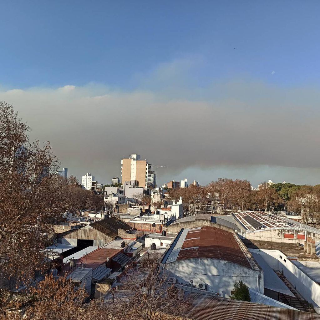 Rosario sufre la contaminación por el humo procedente de los incendios en las islas del Delta del Río Paraná.