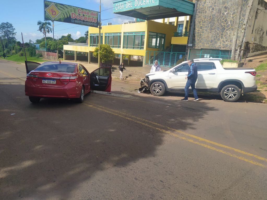 Accidente vial en Posadas dejó como saldo a una conductora hospitalizada.