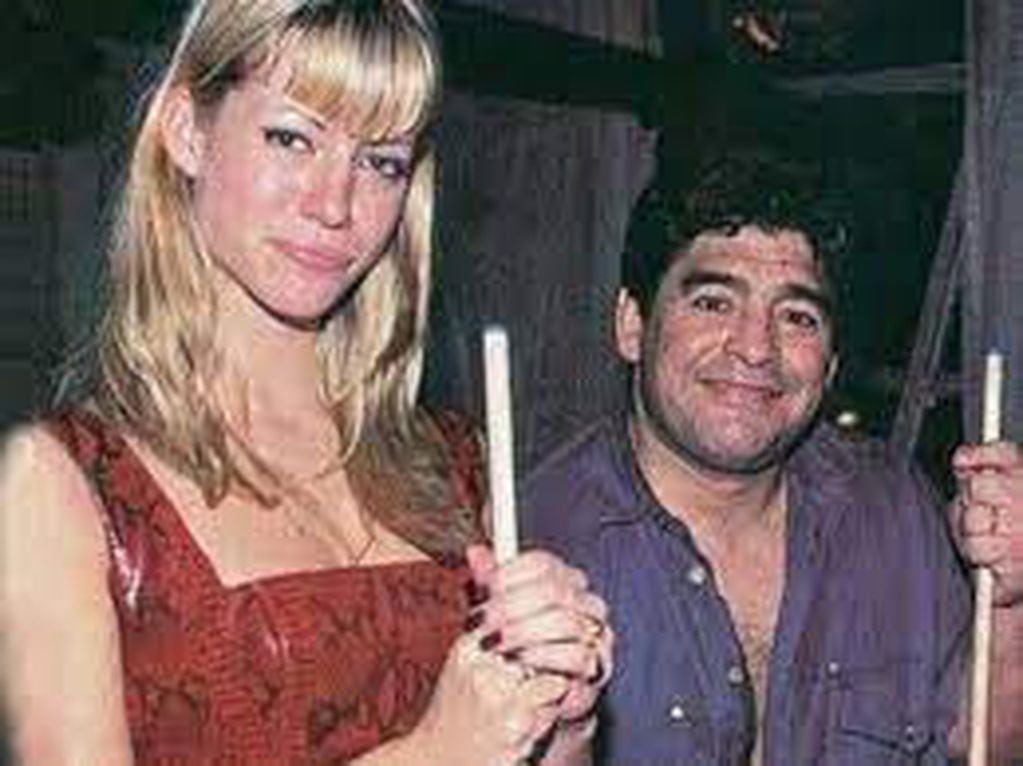 La foto que pasó a la historia: Nicole Neumann y Diego Maradona
