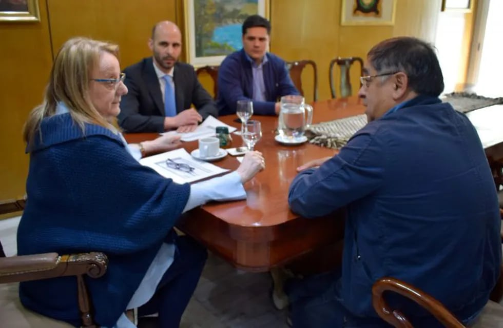 reunión de Alicia Kirchner con intendente Omar Fernández