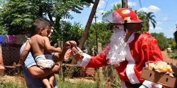Bomberos Voluntarios lanzan una campaña para recaudar regalos navideños para los niños de San Pedro