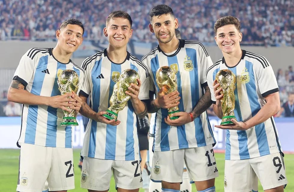Cuartetazo: Nahuel Molina, Paulo Dybala, Cristian Cuti Romero y Julián Álvarez. Los campeones del mundo cordobeses (Instagram)