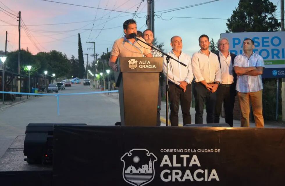 Facundo Torres encabezó el acto de inauguración del Paseo Bútori