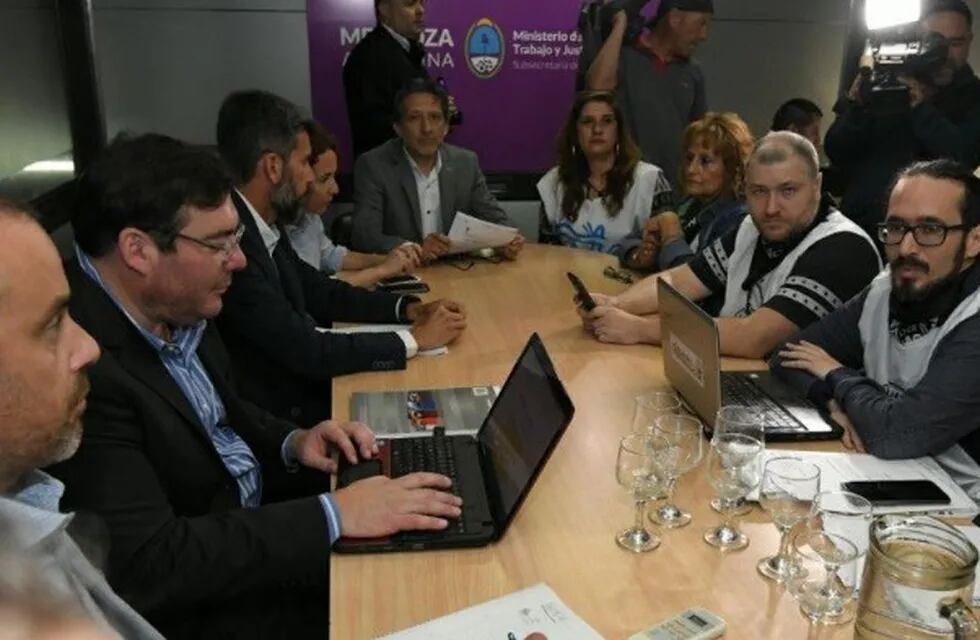 El Gobierno de Mendoza abrió la ronda de paritarias junto al SUTE.