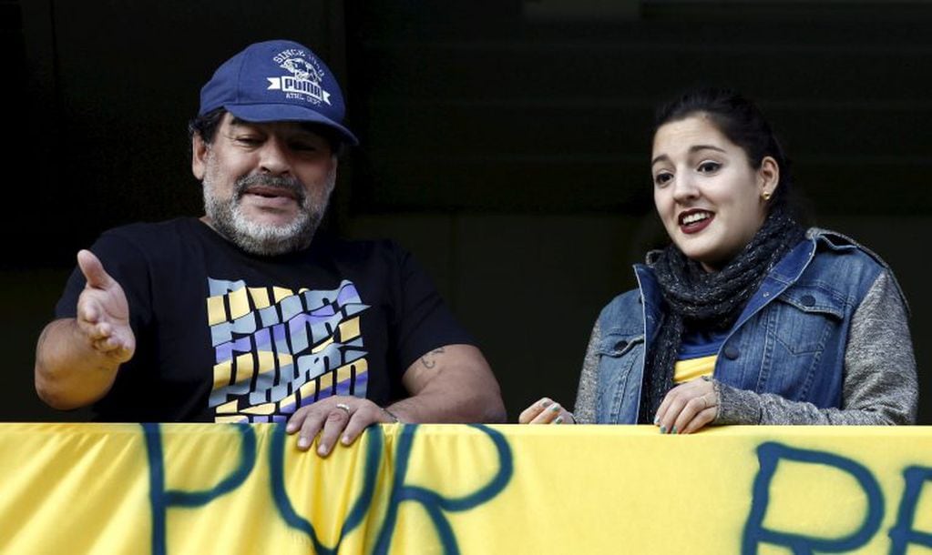 Diego y Jana Maradona mantienen una buena relación de padre e hija. REUTERS/Marcos Brindicci