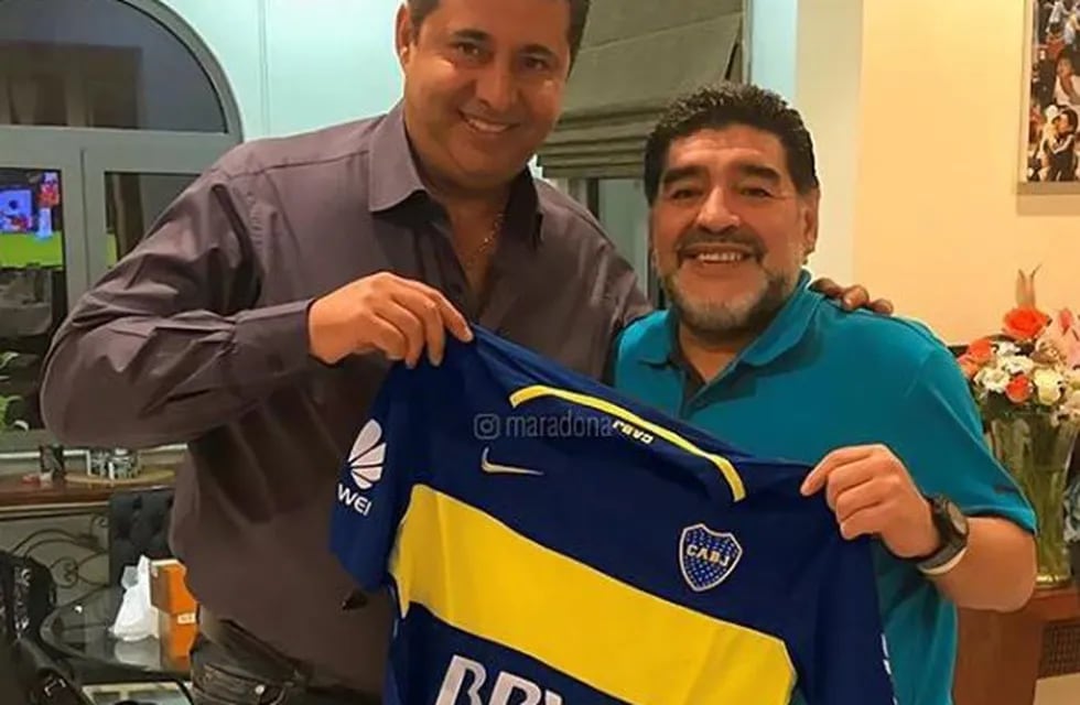 Diego Maradona y Daniel Angelici.