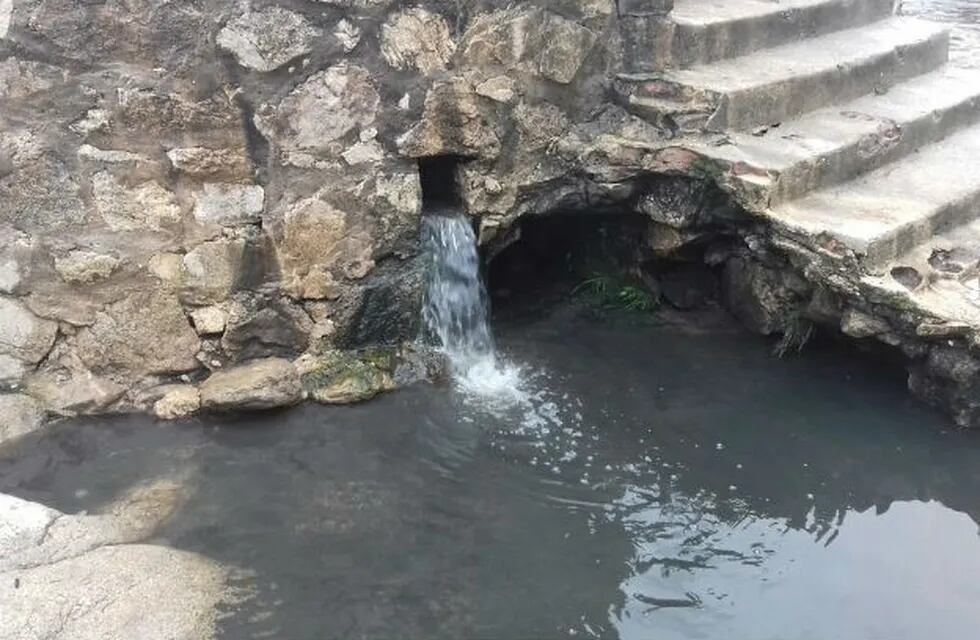 Los líquidos contaminaban el río de Mina Clavero.