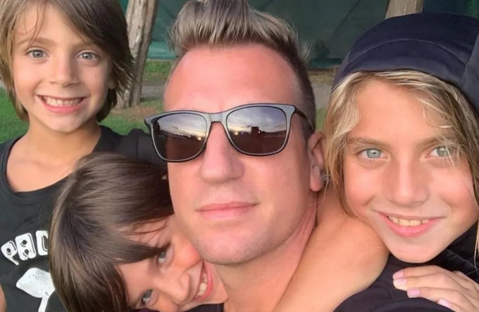 Maxi López y sus hijos: Constantino, Benedicto y Valentino. (Instagram)