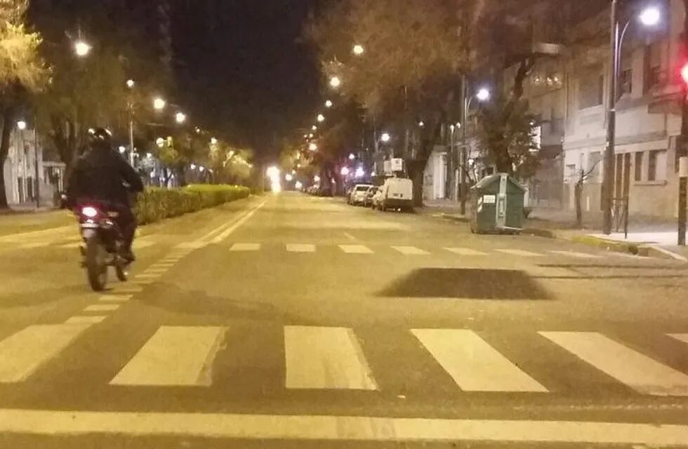 Bicisenda sobre Avenida Pellegrini en Rosario.