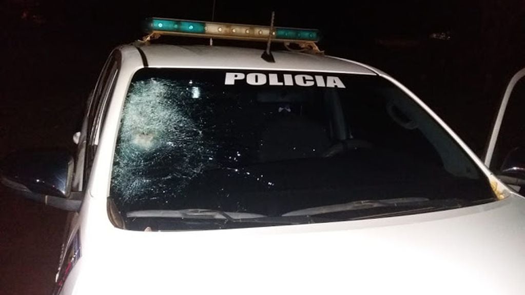 Agresión hacia los efectivos policiales en picada El Doradito. Policía de Misiones