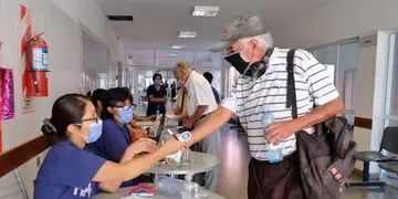 Campaña de vacunación a adultos mayores de 70 años en Salta