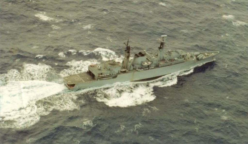 La fragata británica Tipo 22 HMS Brilliant, en la que estaba designado McKay.