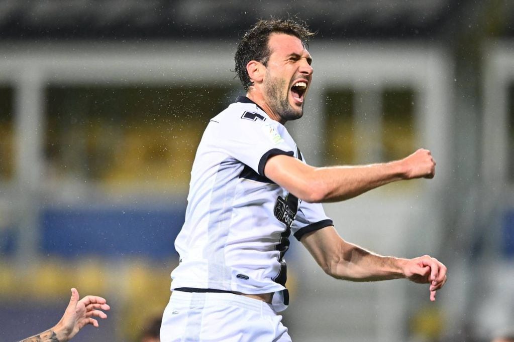 Franco Vázquez celebrando su gol ante el Venezia en Italia. (Parma)