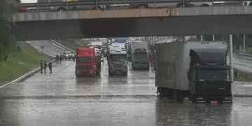 Lluvia y granizo sobre el Gran Mendoza