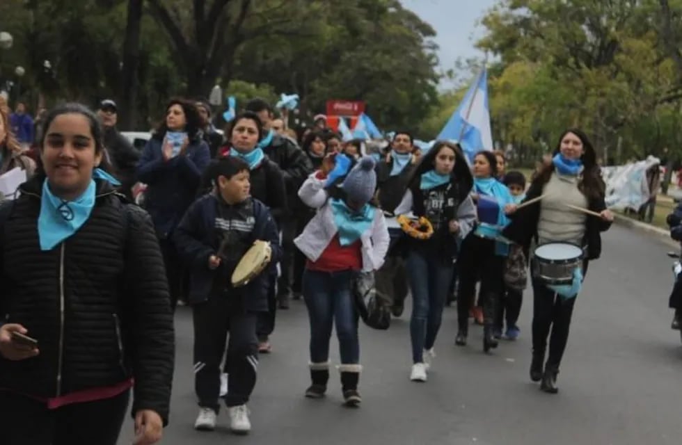 Médicos de Corrientes encabezaron una marcha en contra del aborto. (Foto: El Litoral)