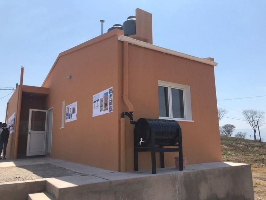 La familia adjudicataria accedió a la vivienda inscribirse en el programa "Jujuy Hábitat", que hizo un seguimiento de su situación en los últimos años.