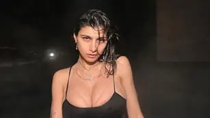 Mia Khalifa desde un jacuzzi y en traje de baño.