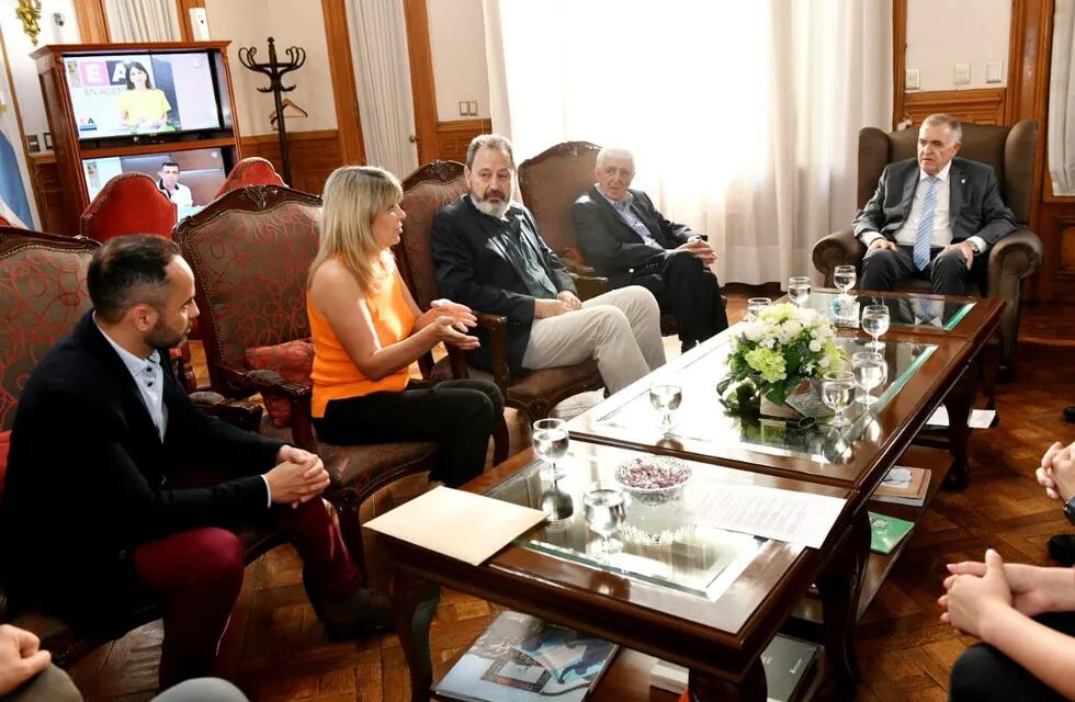 Gobernador Osvaldo Jaldo en Reunión con especialistas en la lucha contra el Parkinson