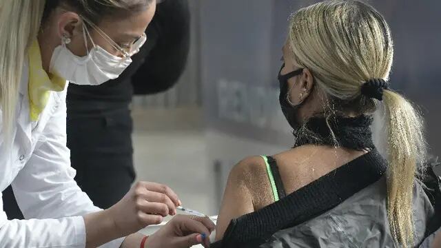 Por las elecciones el domingo suspenderán el plan de vacunación