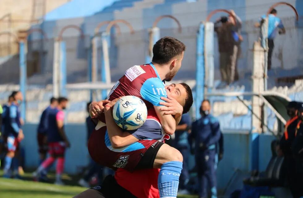 El festejo de Garnerone en el 1-0 de la Academia sobre Juventud Unida. (Prensa Racing)