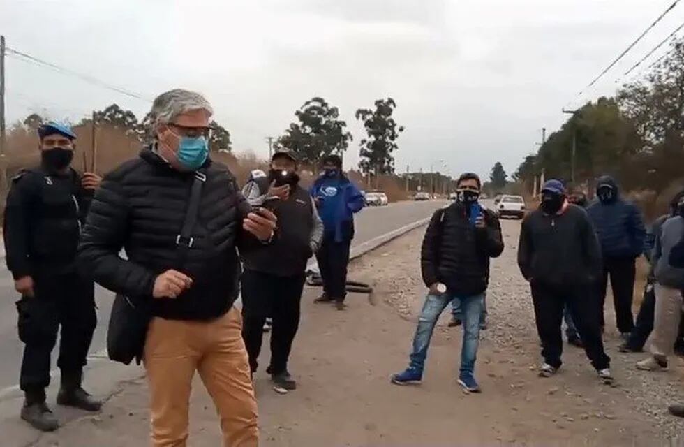 Jorge Skinner, director de Transporte de Jujuy, en el lugar de la protesta