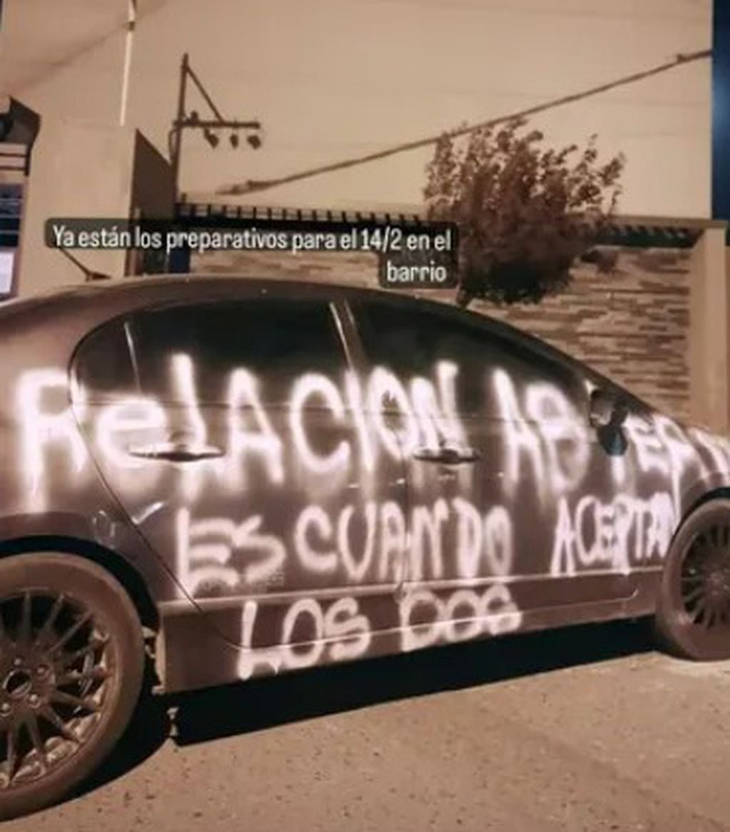 Un vecino de Neuquén capital le pintó el auto a su ex pareja tras una infidelidad.