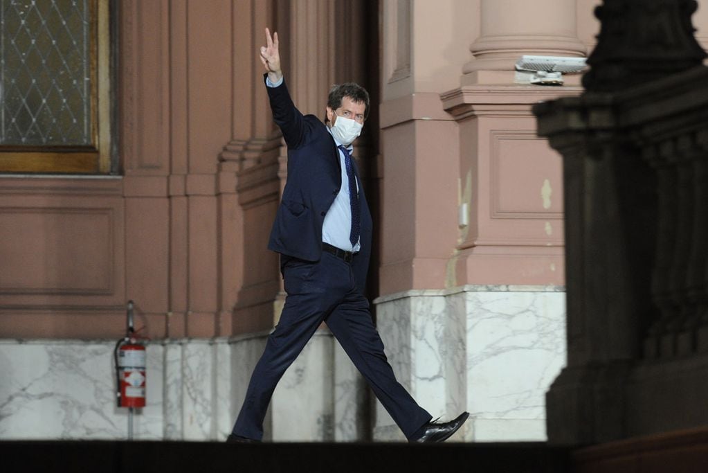Juan Pablo Biondi, ex vocero presidencial, se retira de la Casa Rosada.