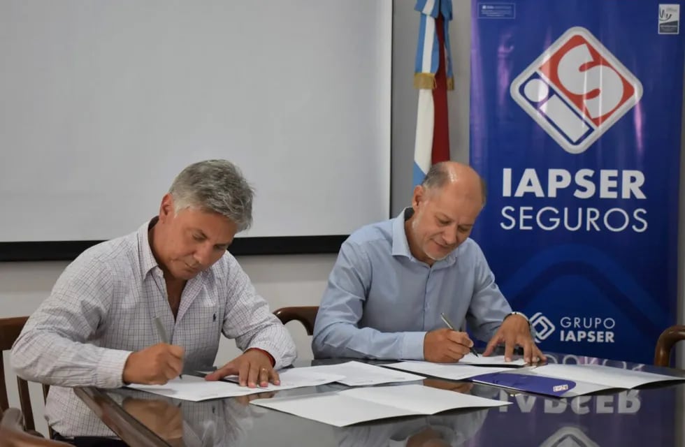 Acuerdo para el desarrollo de la industria farmacéutica provincial entre la UNER y el Grupo IAPSER Seguros.