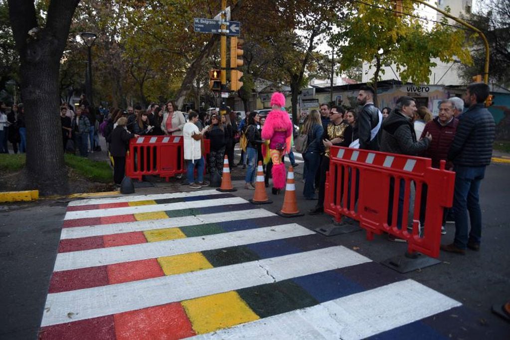 En Mendoza inauguraron este año una senda peatonal de la diversidad sexual.