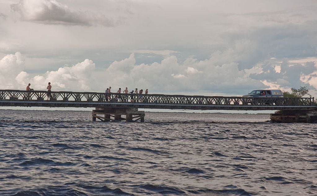 Ubicado sobre la Laguna Iberá, el puente es el ícono de los Esteros.