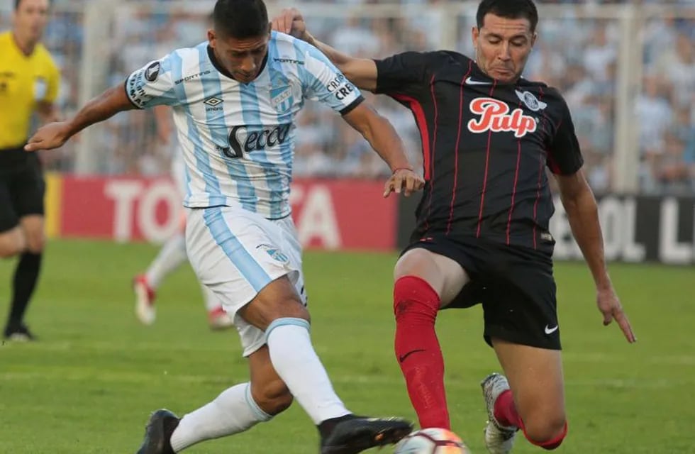 El ex volante de Atlético Tucumán jugó la Copa Libertadores el año pasado. (EFE)