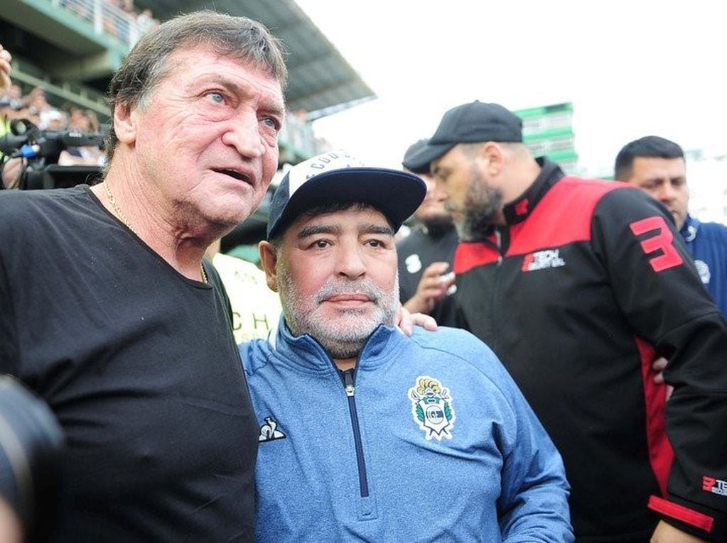 Maradona y Falcioni (Foto:Olé)