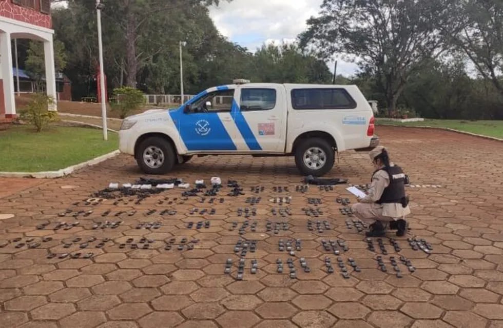 Decomisan contrabando de celulares en Puerto Iguazú. Prefectura Naval Argentina