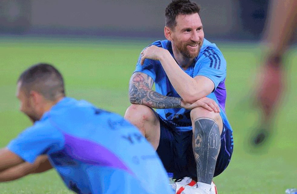 Lionel Messi disfruta de una nuevo trabajo con la selección argentina en Beijing. (@leomessi)