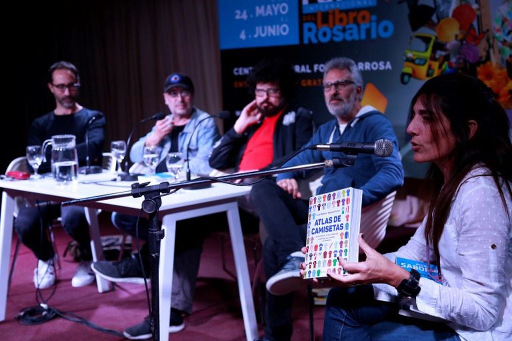 Comenzó la Feria del Libro en Rosario con una gran concurrencia de público.