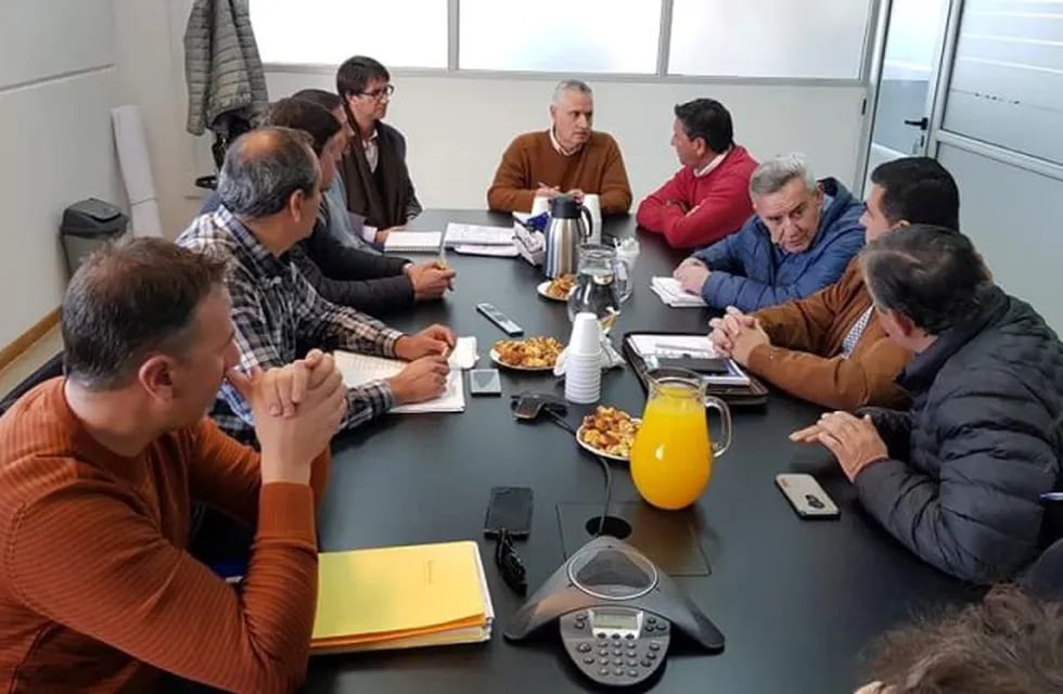 Intendentes de Sierras Chicas se reunieron con autoridades de ECOGAS (Foto: Municipalidad de Mendiolaza)