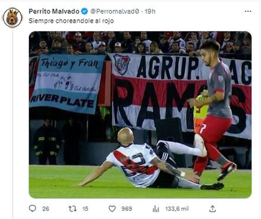 La reacción del Kun tras el empate de Independiente y Racing desató los memes.