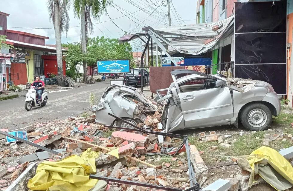 Destrozos en Indonesia tras el terremoto. (AFP).