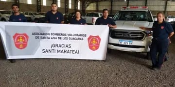 Bomberos de Corrientes recibieron la camioneta que Santiago Maratea les donó