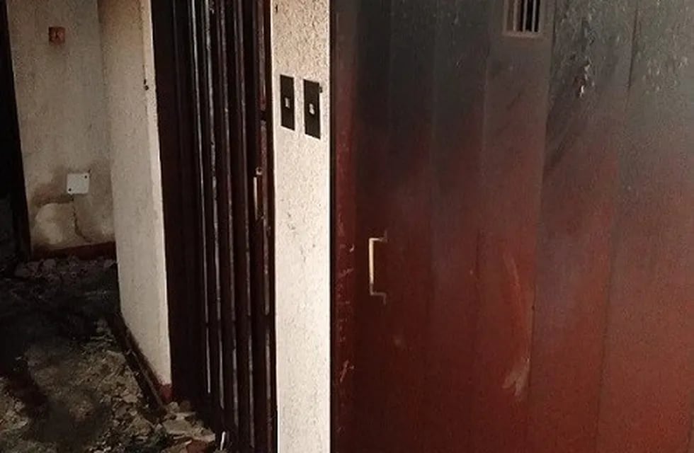 Incendio y explosión en un departamento de 3 de Febrero al 500. (Ministerio de Seguridad)