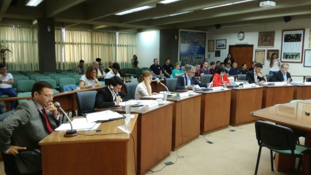 Las sesiones iniciaron a las 7.30 y culminaron a las 10.30. (Prensa Concejo Municipal de Rafaela)