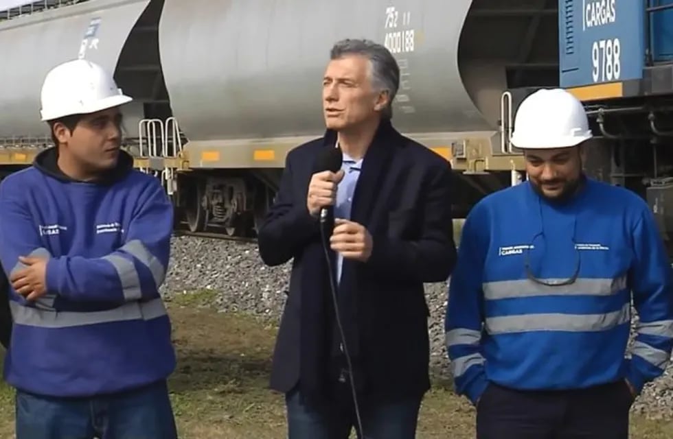 Mauricio Macri inauguró nuevos accesos del Belgrano Cargas en Oliveros. (Casa Rosada)