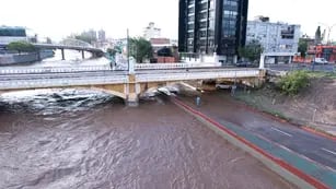 La creciente del Río Suquía tras las lluvias de este miércoles. (Municipalidad de Córdoba)