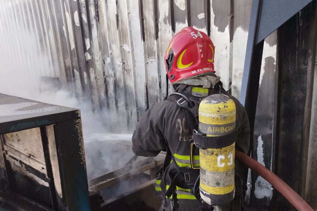 Tragedia en Córdoba: un incendio en barrio Parque República dejó una víctima fatal thumbnail