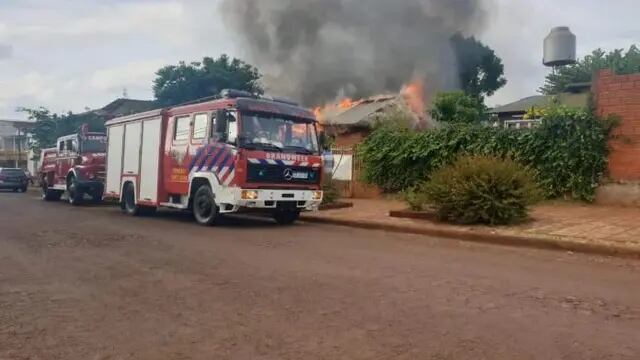 Incendio consumió una vivienda en Campo Grande