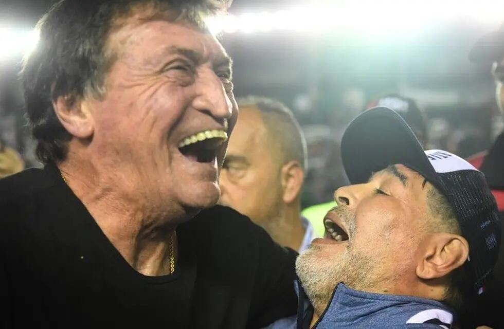 Maradona y Falcioni (Foto:Télam)