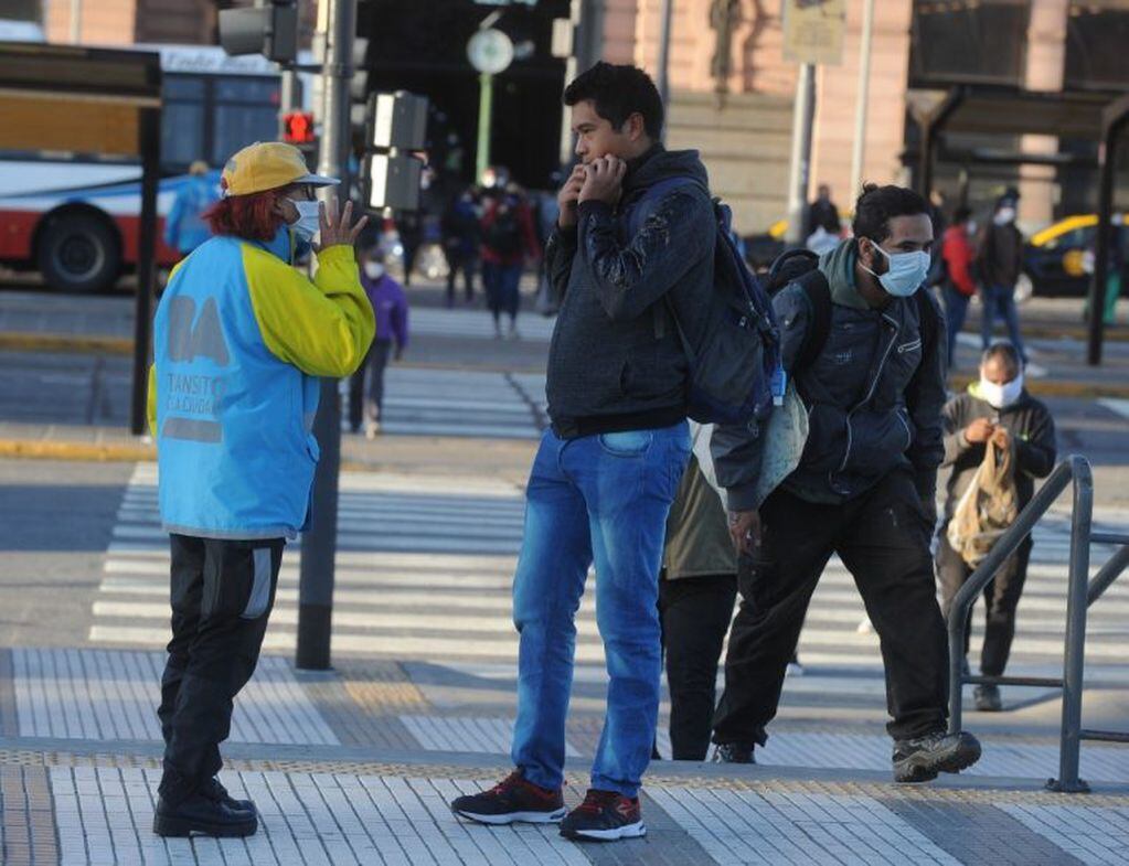 Rige el uso obligatorio de tapabocas en la ciudad de Buenos Aires. (Clarín)