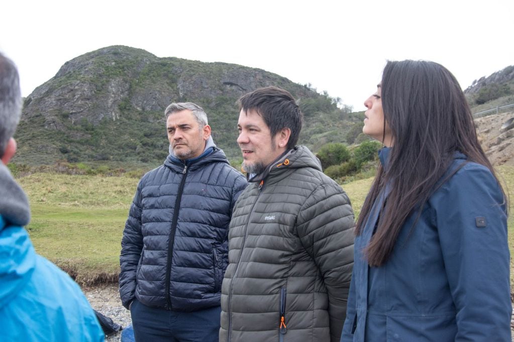 Sergio Baiocchi, Nicolás Firma Paz y Samanta Jodurcha, en representación de la Municipalidad de Ushuaia.
