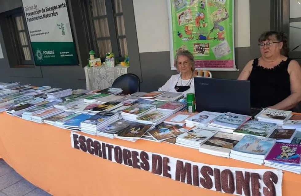Ayer se realizó la Feria del libro ‘Posadas en Palabras’ que reunió a diversos escritores misioneros.